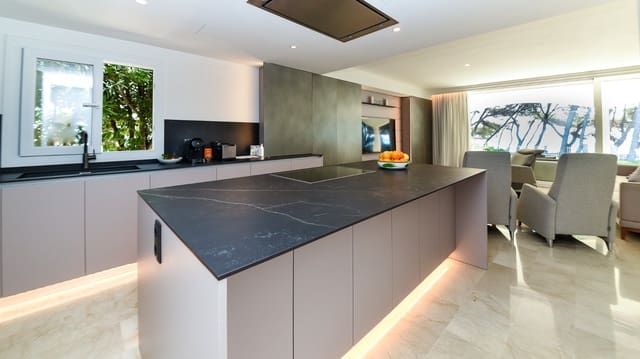 5 soveværelse Villa til salg i Puerto de Alcudia, Alcúdia med garage - € 4.990.000 (Ref: 7011793)