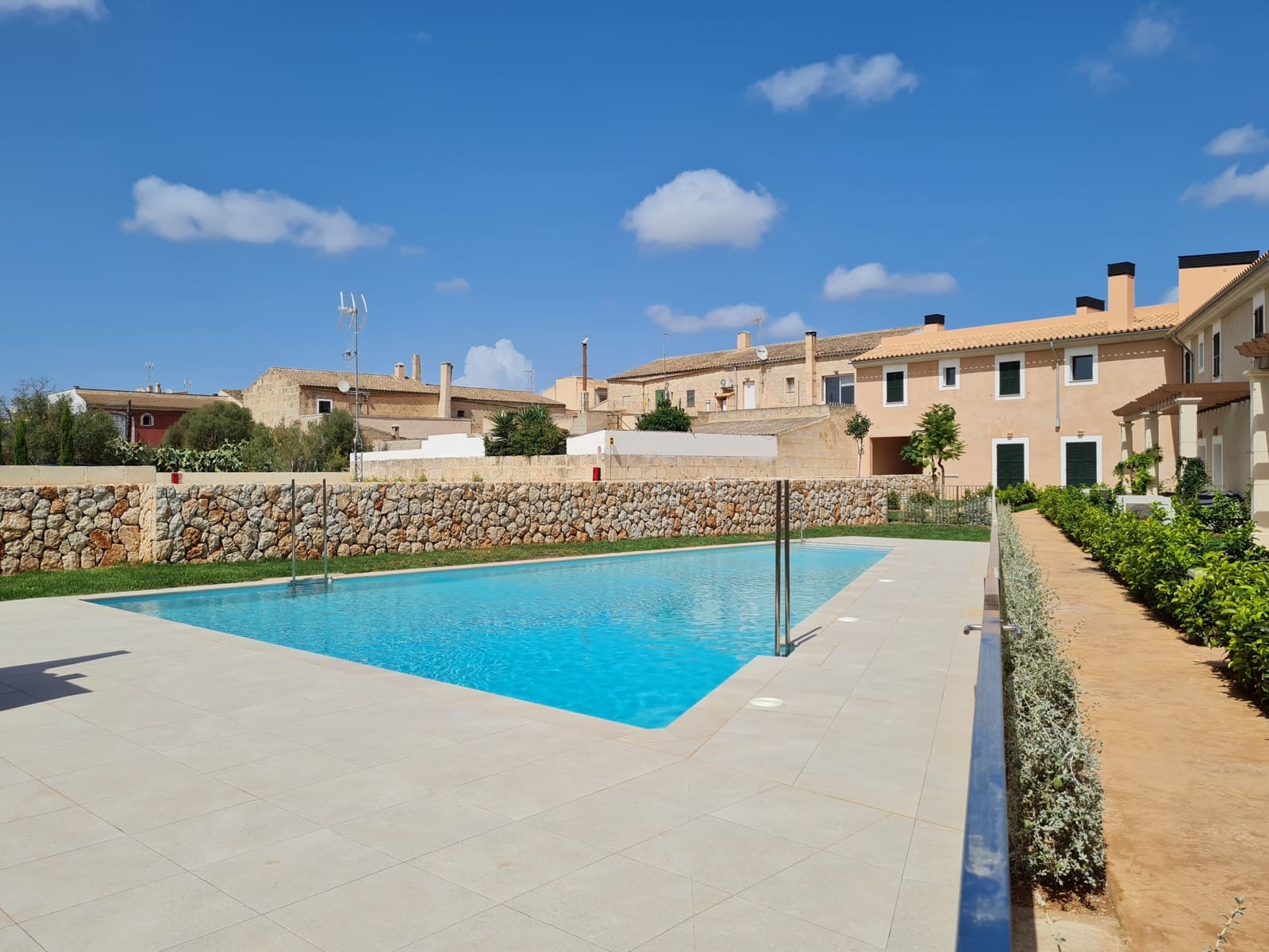 2 soveværelse Lejlighed til leje i Ses Salines med garage - € 1.600 (Ref: 7063205)