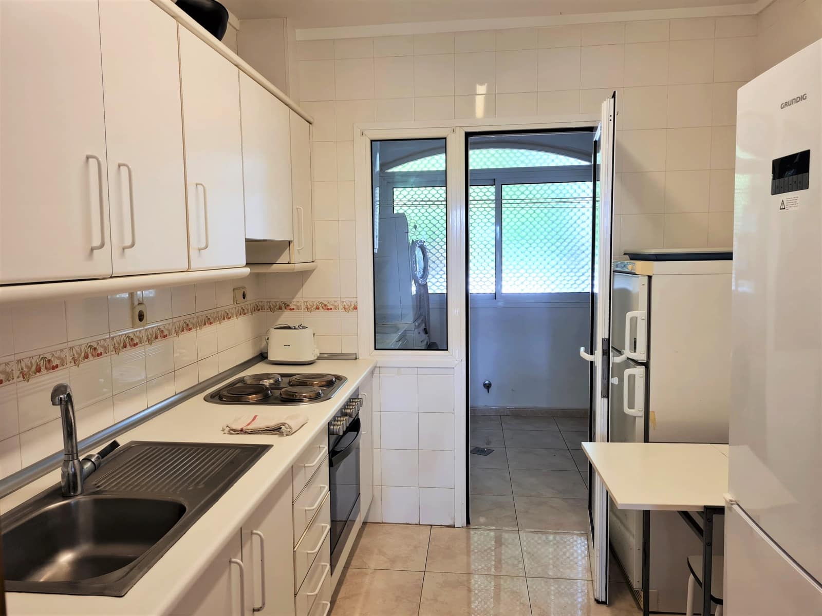 3 slaapkamer Appartement te huur in Porto Petro met zwembad garage - € 2.000 (Ref: 7074107)