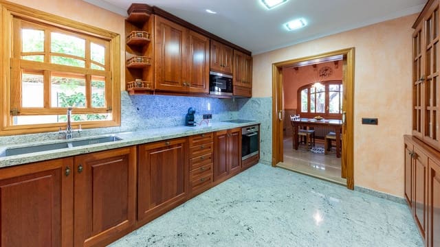 5 bedroom Villa for sale in Es Capdella, Calvià with pool garage - € 2,150,000 (Ref: 7097300)