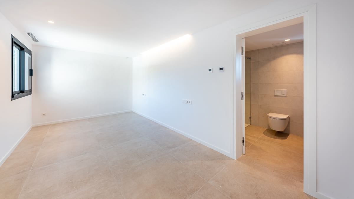 6 bedroom Villa for sale in Santa Ponsa with pool garage - € 4,495,000 (Ref: 7135406)