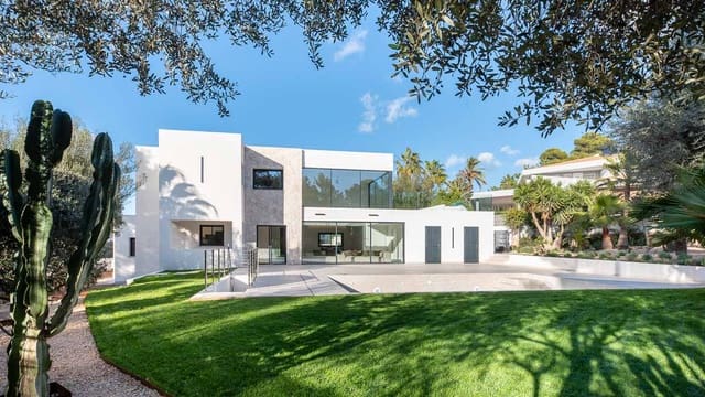 6 bedroom Villa for sale in Santa Ponsa, Calvià with pool garage - € 4,495,000 (Ref: 7135406)