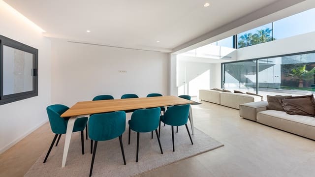 6 bedroom Villa for sale in Santa Ponsa, Calvià with pool garage - € 4,495,000 (Ref: 7135406)