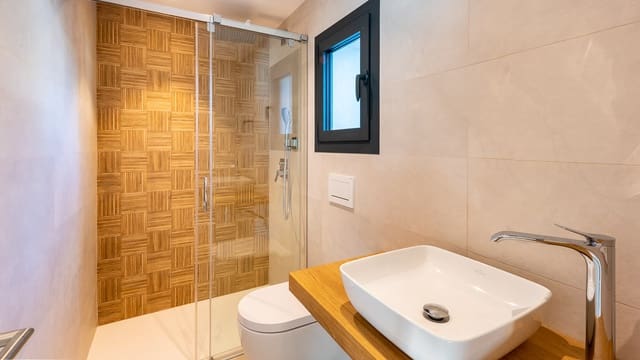 6 bedroom Villa for sale in Santa Ponsa, Calvià with pool garage - € 4,495,000 (Ref: 7135406)