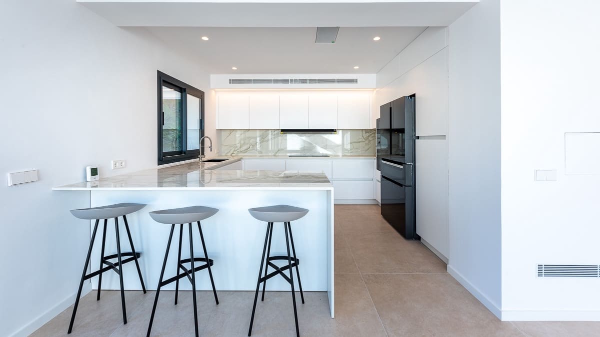 6 bedroom Villa for sale in Santa Ponsa with pool garage - € 4,495,000 (Ref: 7135406)