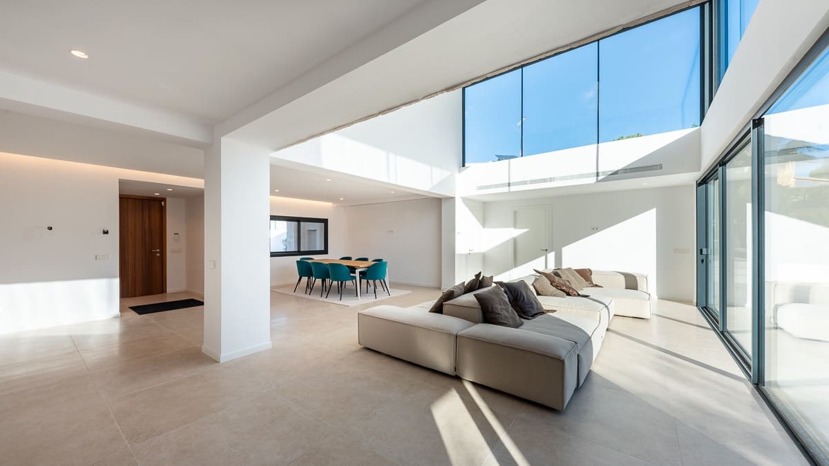 6 bedroom Villa for sale in Santa Ponsa with pool garage - € 4,495,000 (Ref: 7135406)