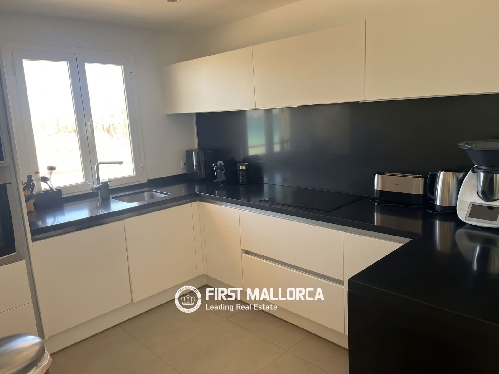 3 soveværelse Lejlighed til leje i Palma de Mallorca med garage - € 3.200 (Ref: 7142723)