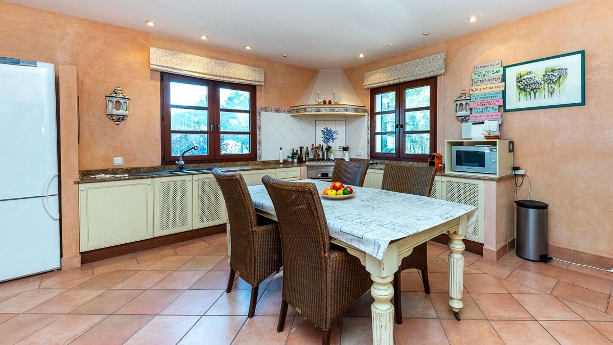 4 bedroom Finca/Country House for sale in Porreres with pool garage - € 2,450,000 (Ref: 7207913)