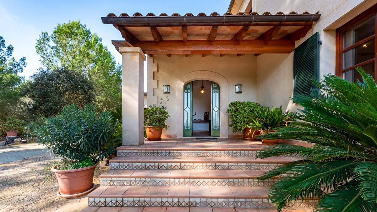 4 bedroom Finca/Country House for sale in Porreres with pool garage - € 2,450,000 (Ref: 7207913)