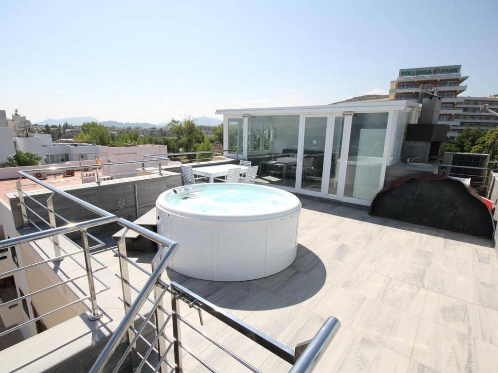 2 slaapkamer Appartement te koop in Pollensa / Pollenca met garage - € 745.000 (Ref: 7236672)