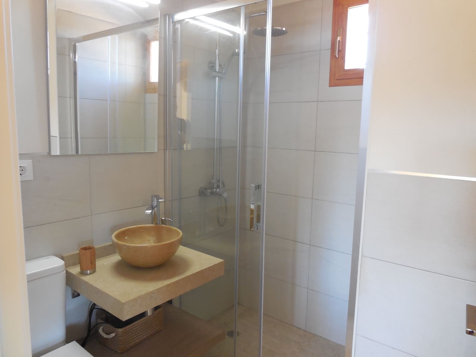 4 soveværelse Byhus til leje i Llubi med swimmingpool - € 3.500 (Ref: 7292664)