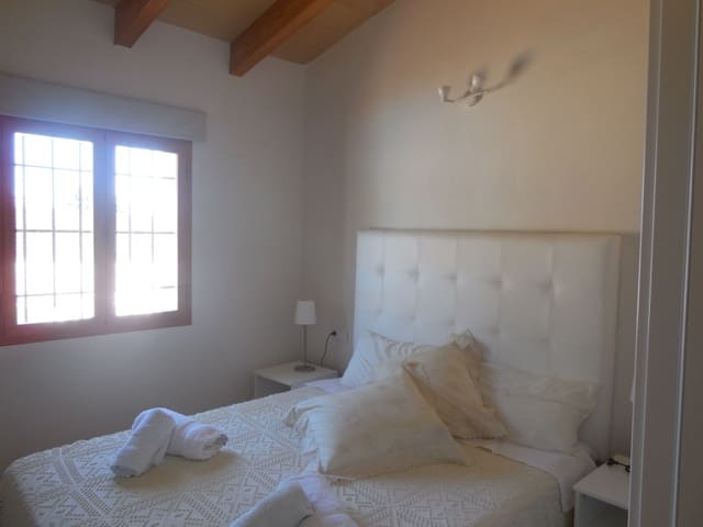 4 soveværelse Byhus til leje i Llubí med swimmingpool - € 3.500 (Ref: 7292664)