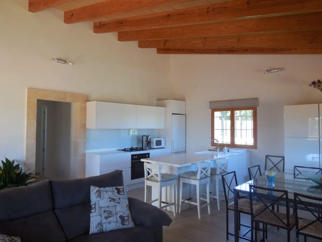 4 soveværelse Byhus til leje i Llubí med swimmingpool - € 3.500 (Ref: 7292664)