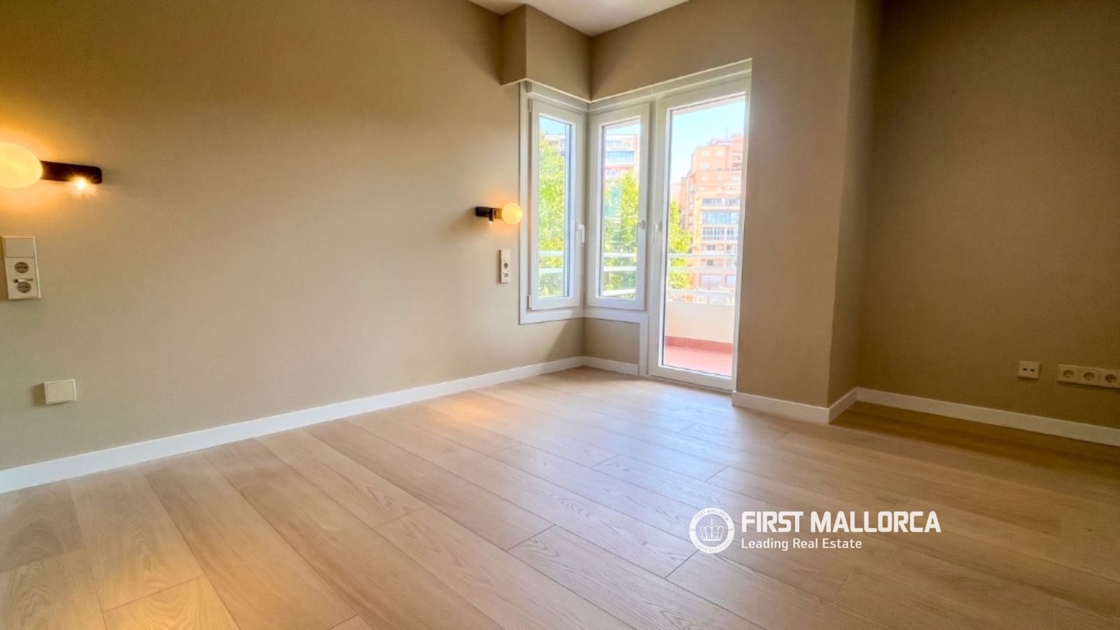 3 slaapkamer Appartement te huur in Palma de Mallorca met garage - € 3.500 (Ref: 7314601)