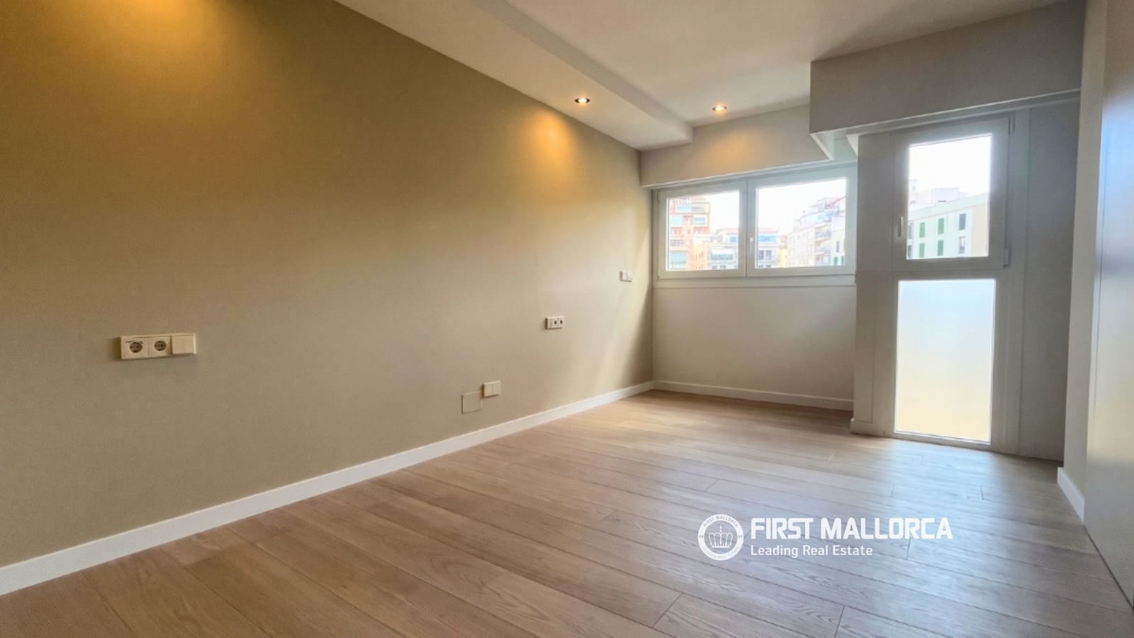 3 slaapkamer Appartement te huur in Palma de Mallorca met garage - € 3.500 (Ref: 7314601)