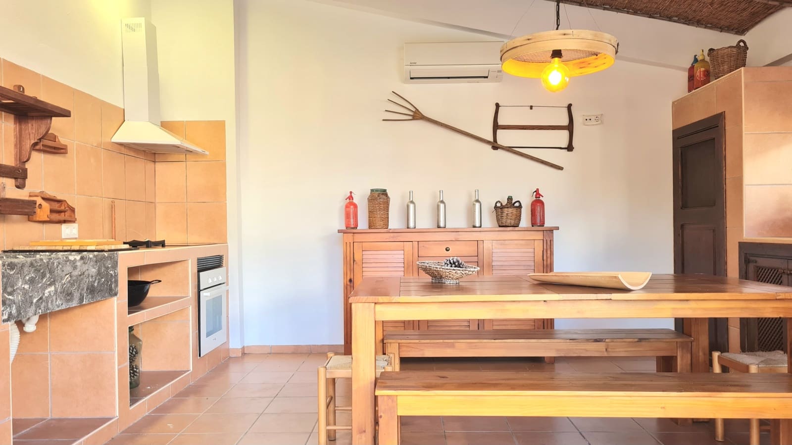 5 bedroom Finca/Country House for rent in Inca with pool garage - € 3,700 (Ref: 7332283)