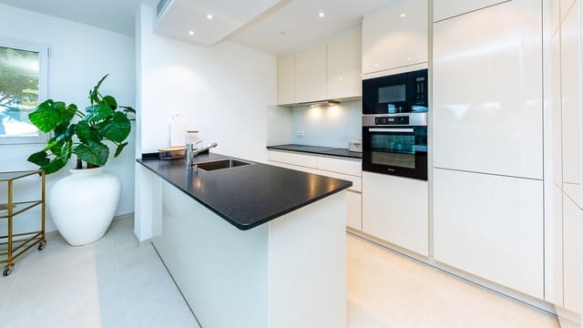 4 bedroom Villa for sale in Costa d'en Blanes, Calvià with pool garage - € 2,975,000 (Ref: 7348218)