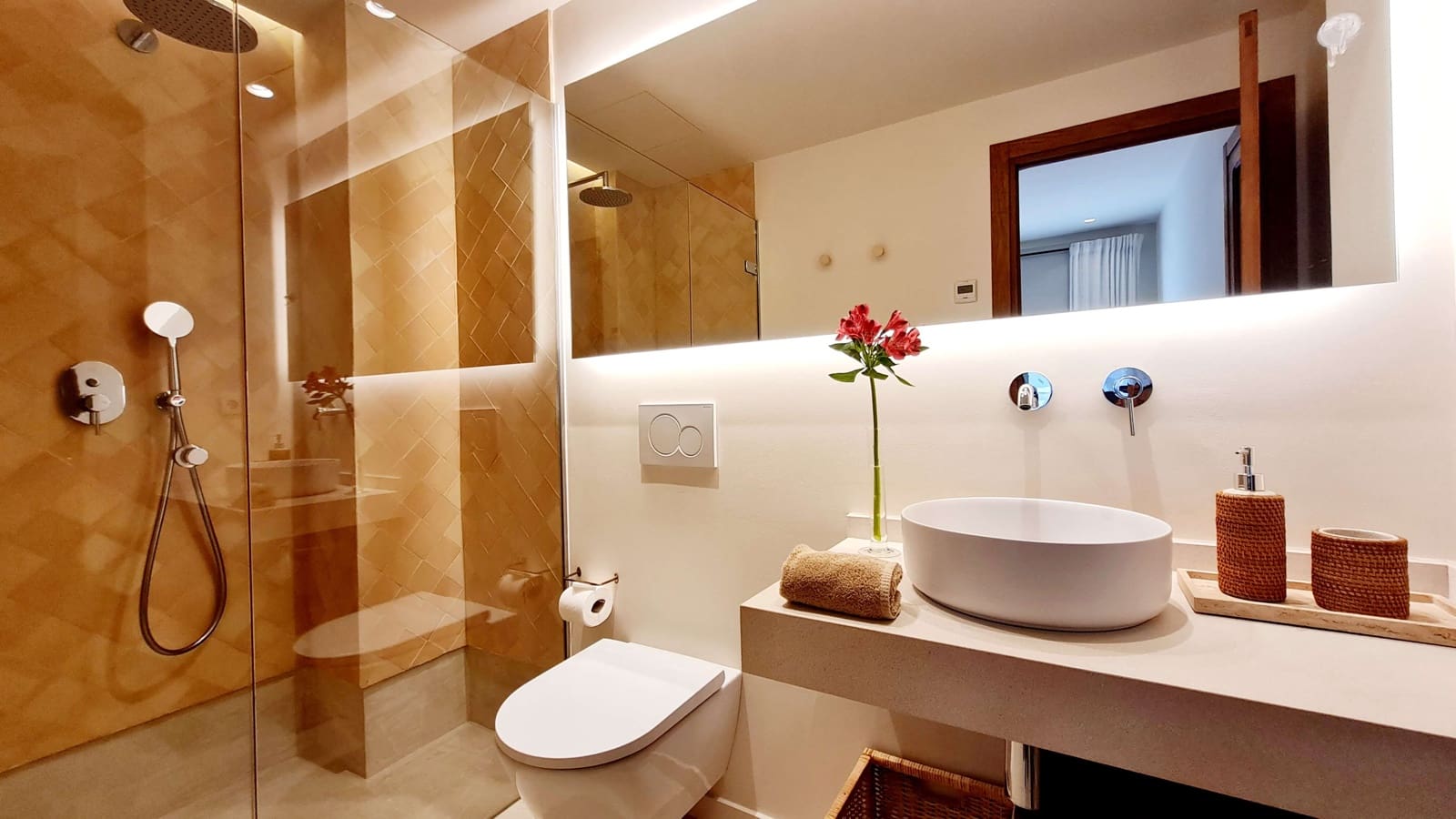 2 bedroom Apartment for rent in Palma de Mallorca with garage - € 2,650 (Ref: 7375842)