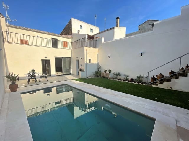 4 bedroom Townhouse for rent in Sa Pobla with pool garage - € 2,500 (Ref: 7431354)