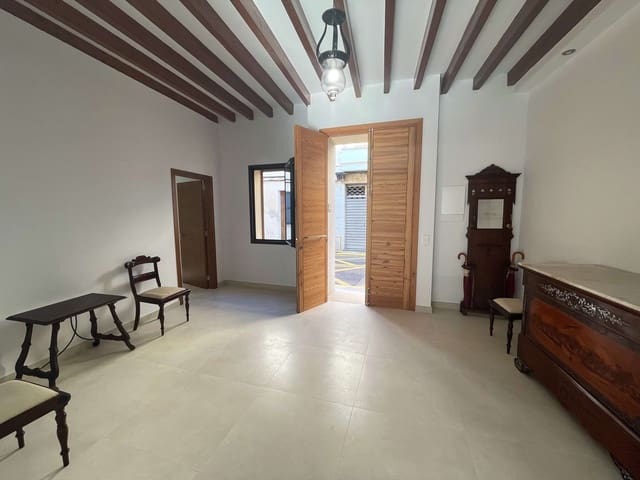 4 bedroom Townhouse for rent in Sa Pobla with pool garage - € 2,500 (Ref: 7431354)