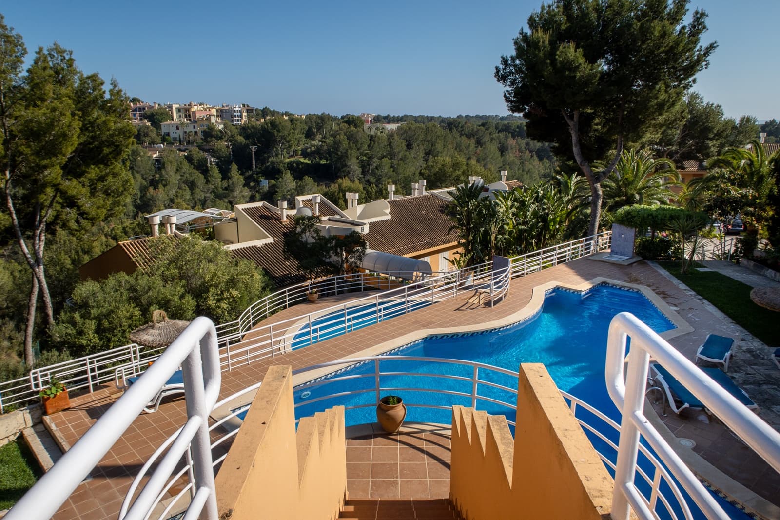 3 bedroom Apartment for sale in Bendinat with pool garage - € 1,875,000 (Ref: 7450403)