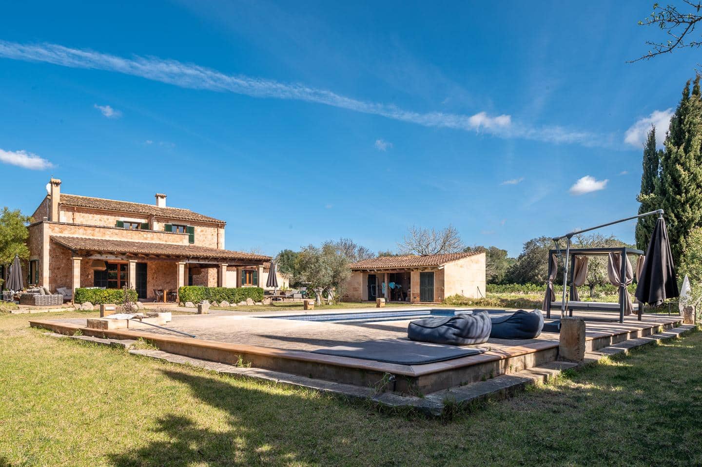 5 bedroom Finca/Country House for rent in Campos with pool garage - € 7,000 (Ref: 7458043)