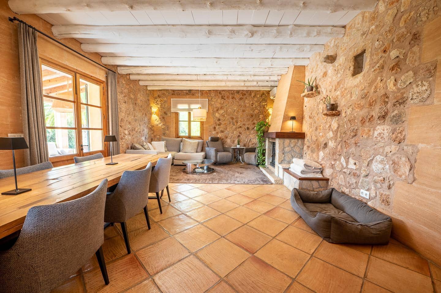 5 bedroom Finca/Country House for rent in Campos with pool garage - € 7,000 (Ref: 7458043)