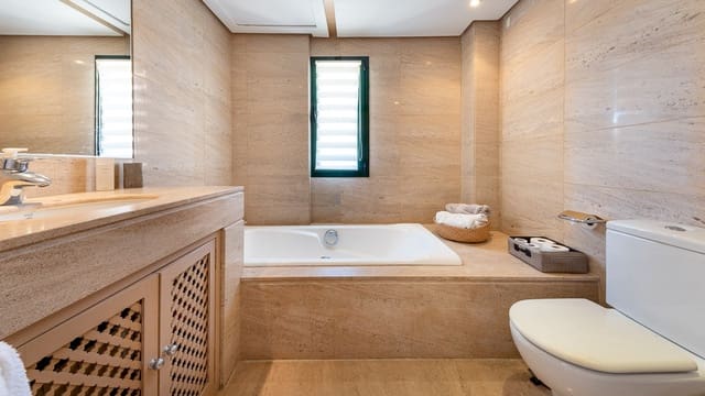 2 soveværelse Lejlighed til salg i Bendinat, Calvià med garage - € 890.000 (Ref: 7472011)