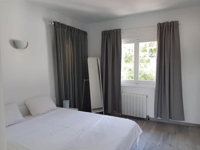 4 Zimmer Villa zu verkaufen in Santa Ponsa, Calvià mit Garage - 1.750.000 € (Ref: 7472012)