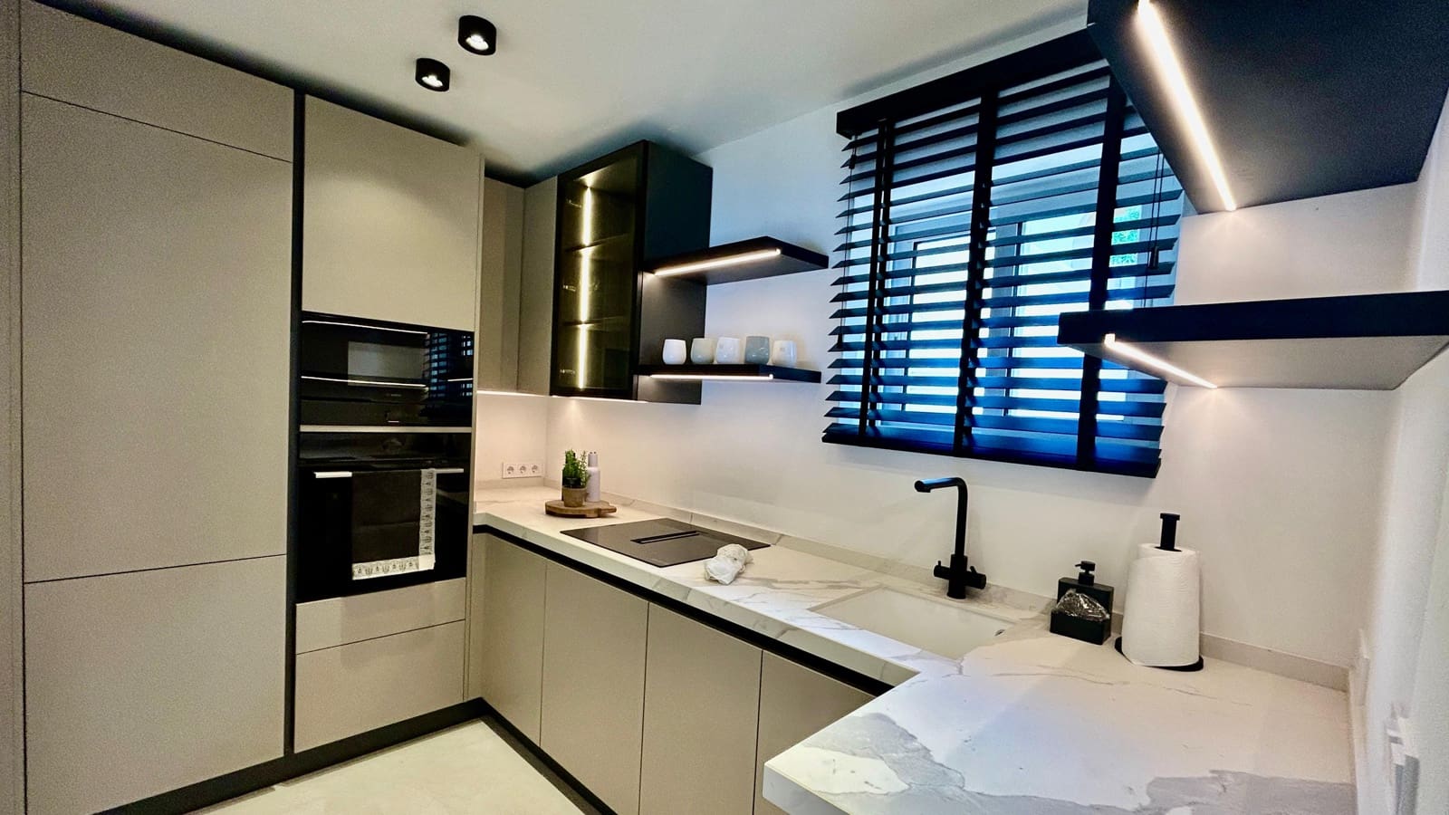 2 sypialnia Dom blizniak na sprzedaż w Santa Ponsa z garażem - 1 850 000 € (Ref: 7502122)