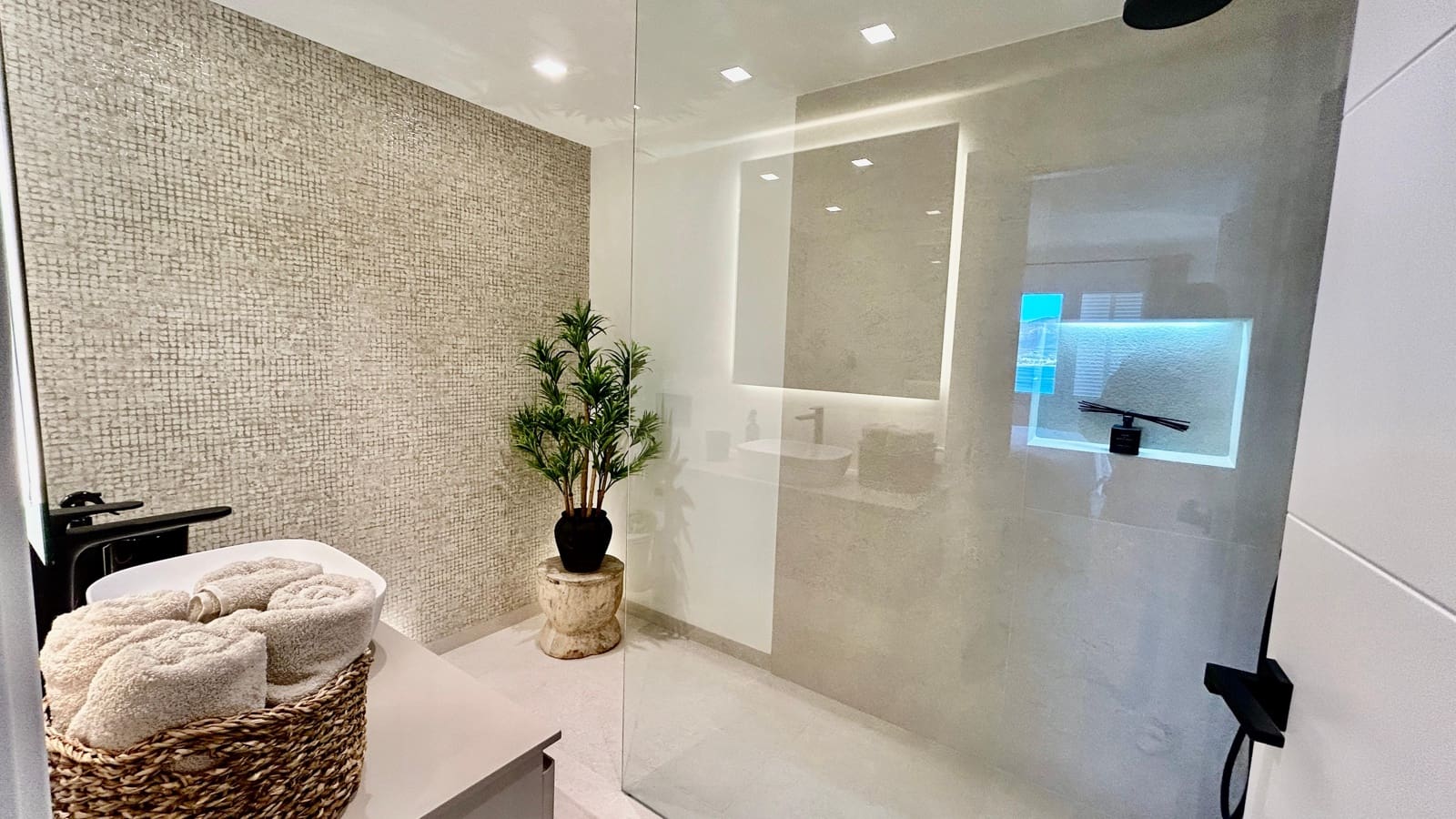 2 sypialnia Dom blizniak na sprzedaż w Santa Ponsa z garażem - 1 850 000 € (Ref: 7502122)