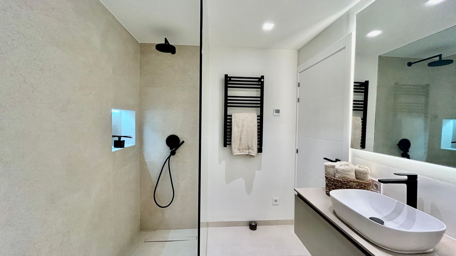 2 sypialnia Dom blizniak na sprzedaż w Santa Ponsa z garażem - 1 850 000 € (Ref: 7502122)