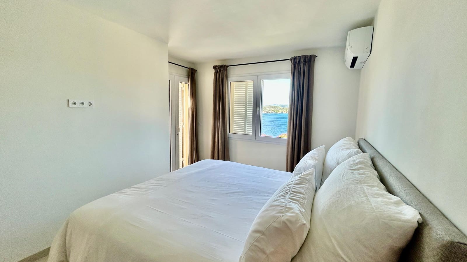 2 sypialnia Dom blizniak na sprzedaż w Santa Ponsa z garażem - 1 850 000 € (Ref: 7502122)