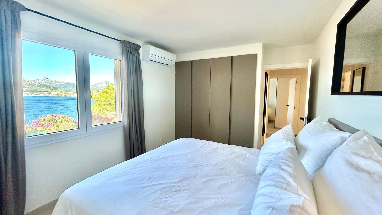 2 sypialnia Dom blizniak na sprzedaż w Santa Ponsa z garażem - 1 850 000 € (Ref: 7502122)