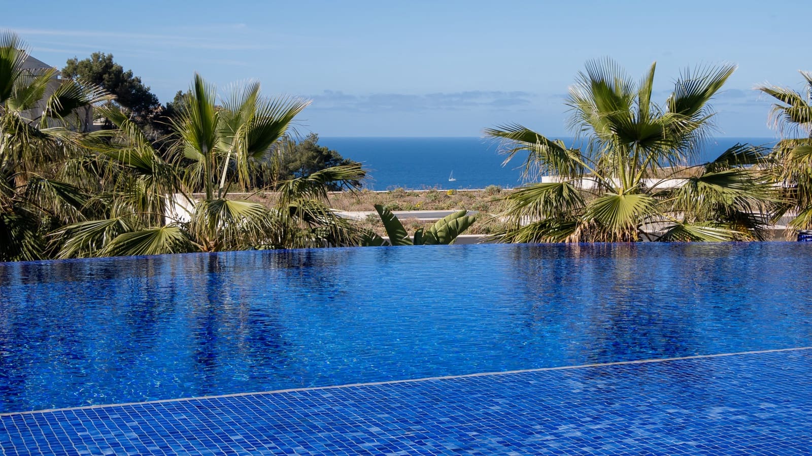 3 soveværelse Semi-Rækkehus til salg i Puerto de Andratx med swimmingpool garage - € 3.750.000 (Ref: 7502131)