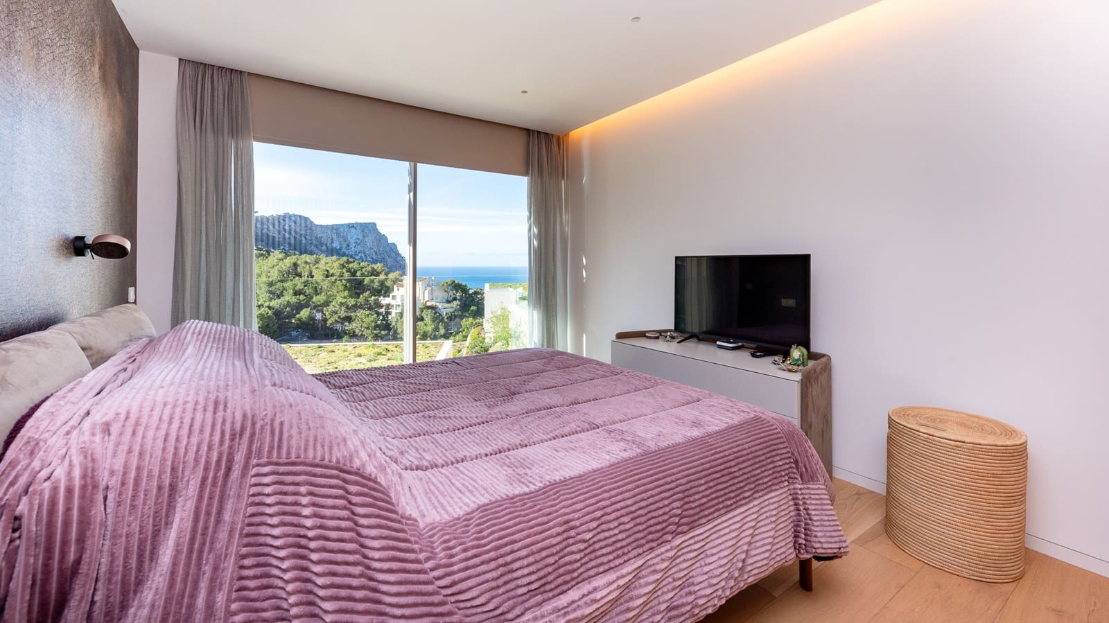 3 soveværelse Semi-Rækkehus til salg i Puerto de Andratx med swimmingpool garage - € 3.750.000 (Ref: 7502131)