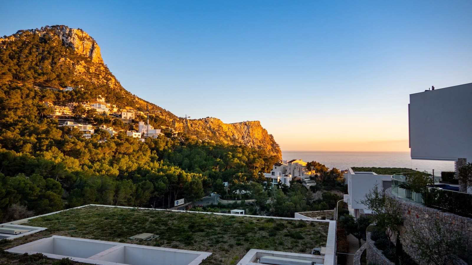 3 soveværelse Semi-Rækkehus til salg i Puerto de Andratx med swimmingpool garage - € 3.750.000 (Ref: 7502131)