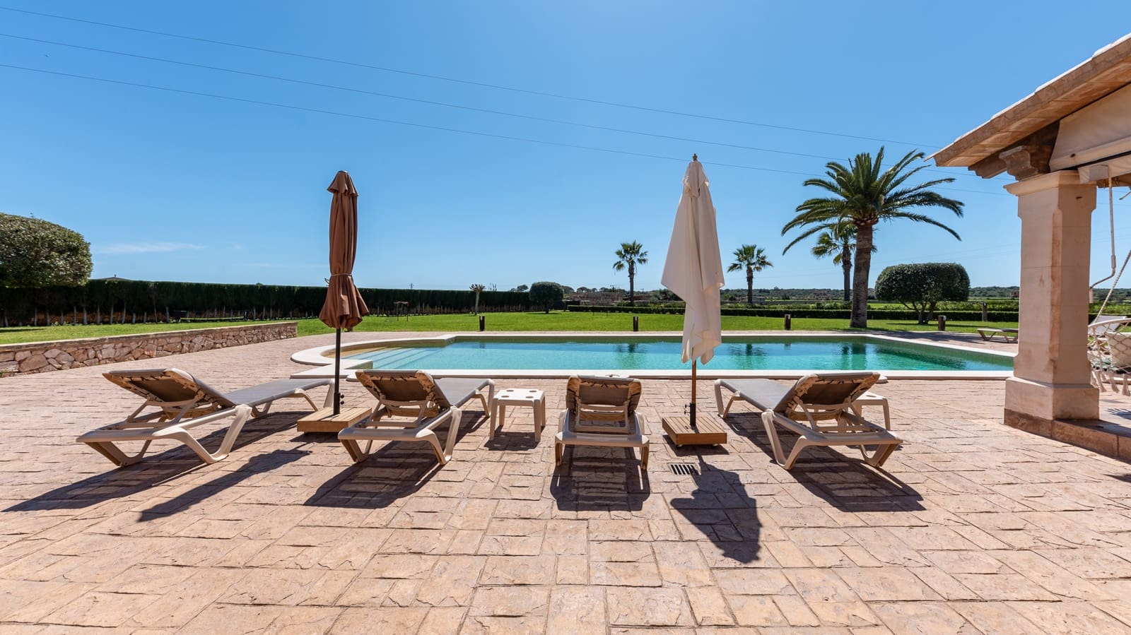 4 soveværelse Finca/Landehus til salg i Santanyi med swimmingpool garage - € 3.750.000 (Ref: 7524726)