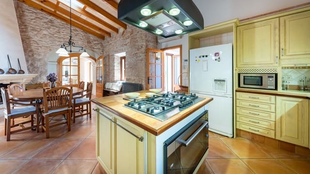 4 soveværelse Finca/Landehus til salg i Santanyí med swimmingpool garage - € 3.750.000 (Ref: 7524726)