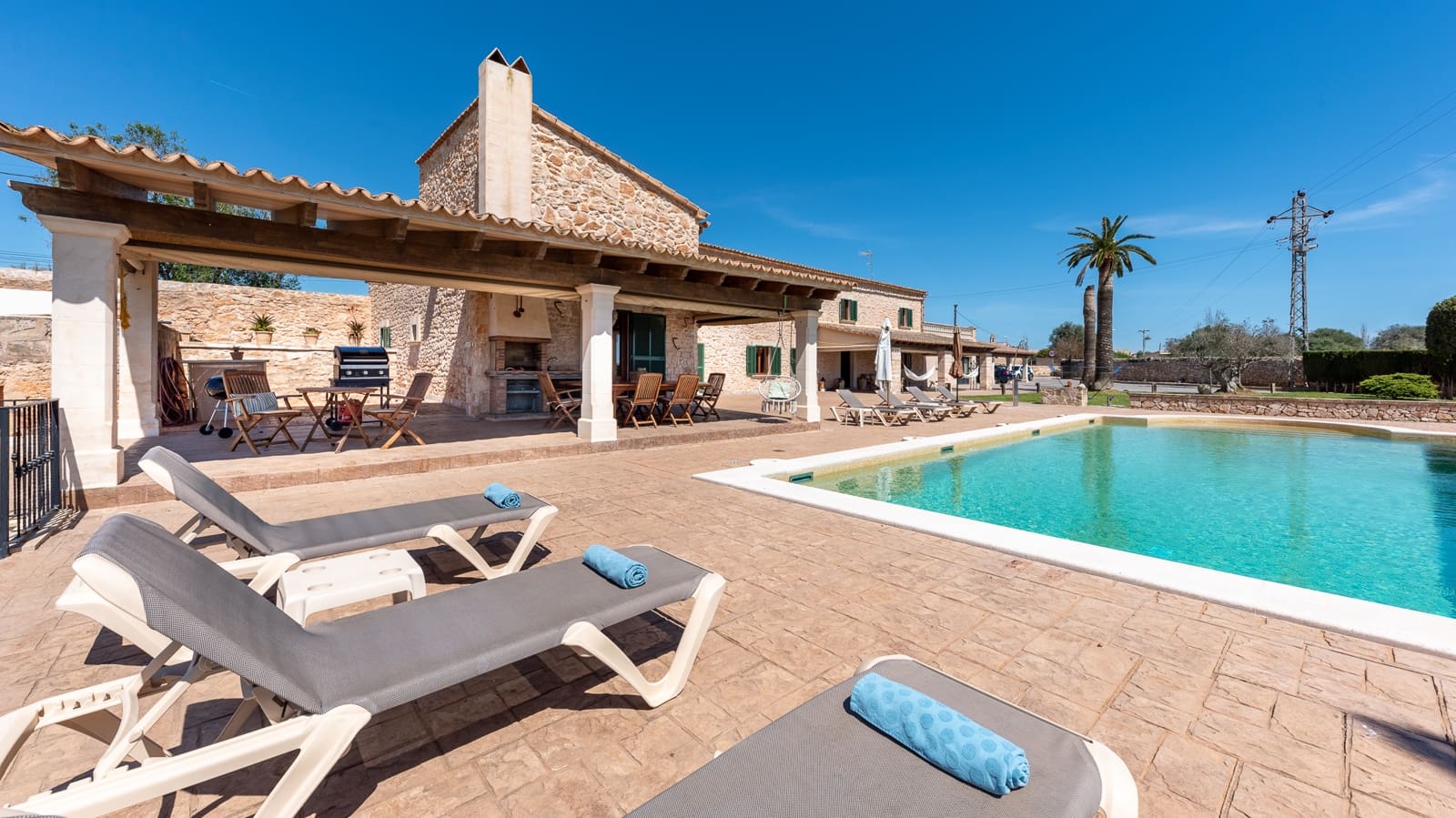 4 soveværelse Finca/Landehus til salg i Santanyi med swimmingpool garage - € 3.750.000 (Ref: 7524726)