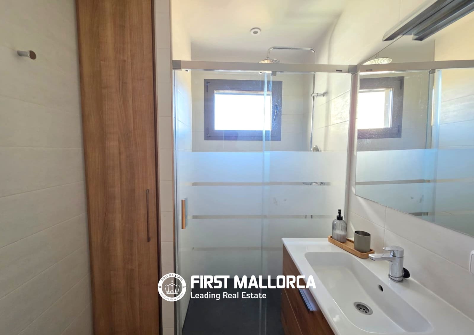 3 quarto Moradia para arrendar em Palma de Mallorca com garagem - 4 000 € (Ref: 7577957)