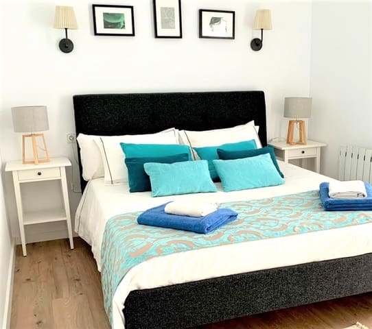 2 bedroom Apartment for sale in Puerto de Alcudia, Alcúdia with garage - € 400,000 (Ref: 7585540)