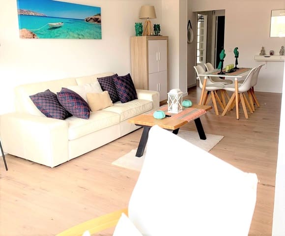 2 bedroom Apartment for sale in Puerto de Alcudia, Alcúdia with garage - € 400,000 (Ref: 7585540)