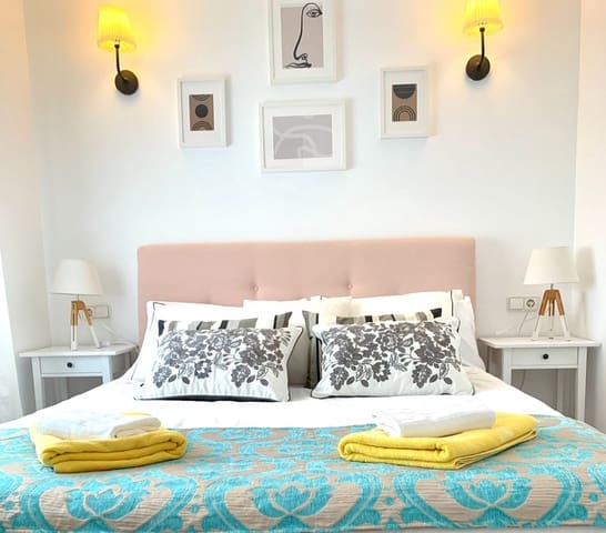 2 bedroom Apartment for sale in Puerto de Alcudia, Alcúdia with garage - € 400,000 (Ref: 7585540)