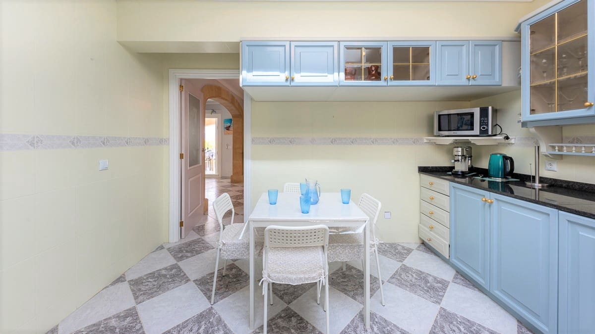 4 sovrum Lägenhet att hyra i Alcudia med garage - 2 850 € (Ref: 7593582)
