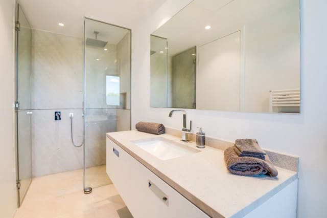 4 sypialnia Willa na sprzedaż w Santa Ponsa, Calvià z basenem garażem - 9 890 000 € (Ref: 7754025)