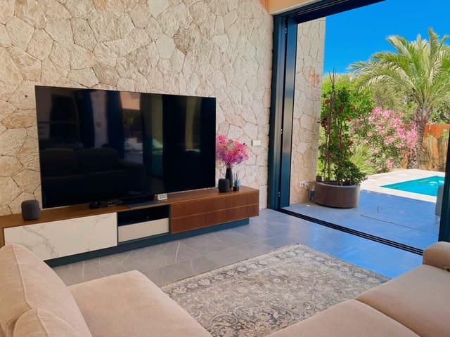 3 bedroom Villa for rent in Sa Rapita / La Rapita, Campos with pool garage - € 4,000 (Ref: 7779635)