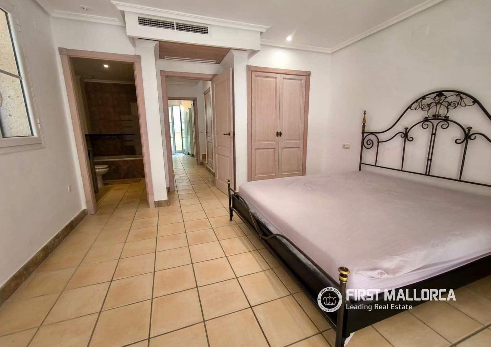 4 makuuhuone Paritalo vuokrattavana paikassa Santa Ponsa mukana uima-altaan - 3 500 € (Ref: 7793355)