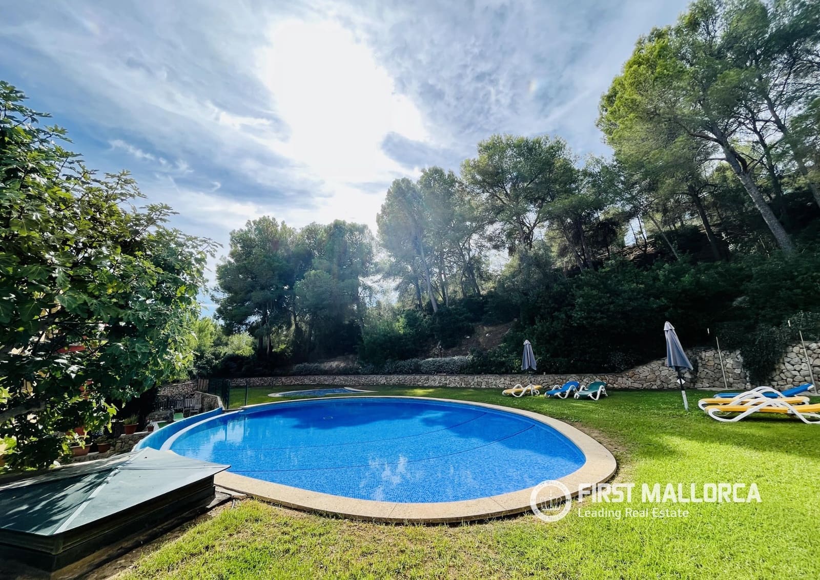 4 makuuhuone Paritalo vuokrattavana paikassa Santa Ponsa mukana uima-altaan - 3 500 € (Ref: 7793355)