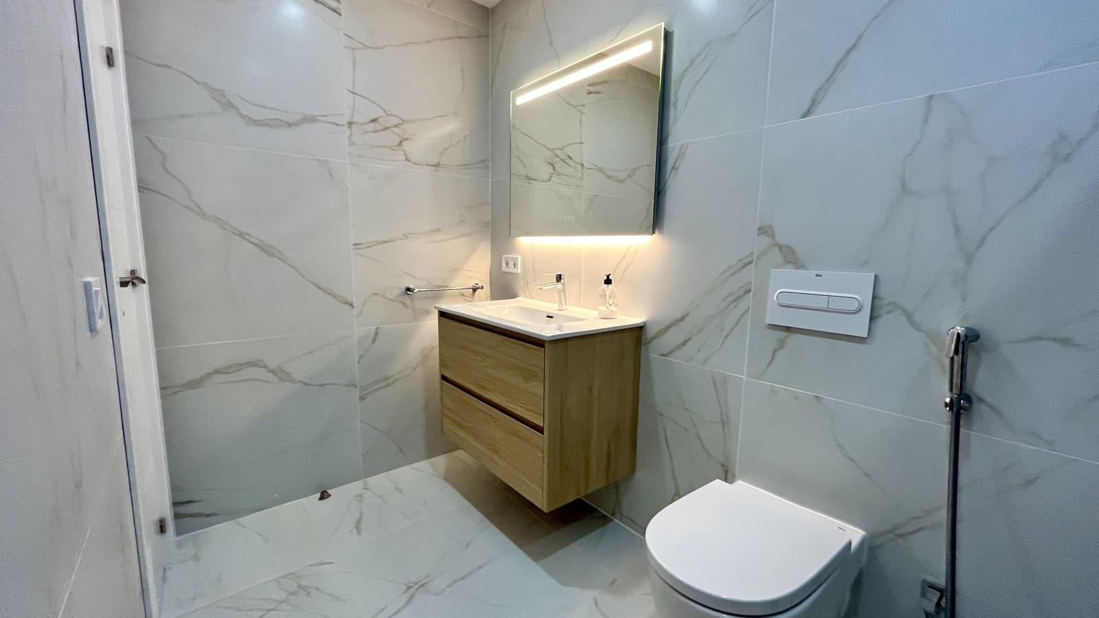 3 bedroom Apartment for rent in Santa Ponsa with garage - € 2,500 (Ref: 7793359)